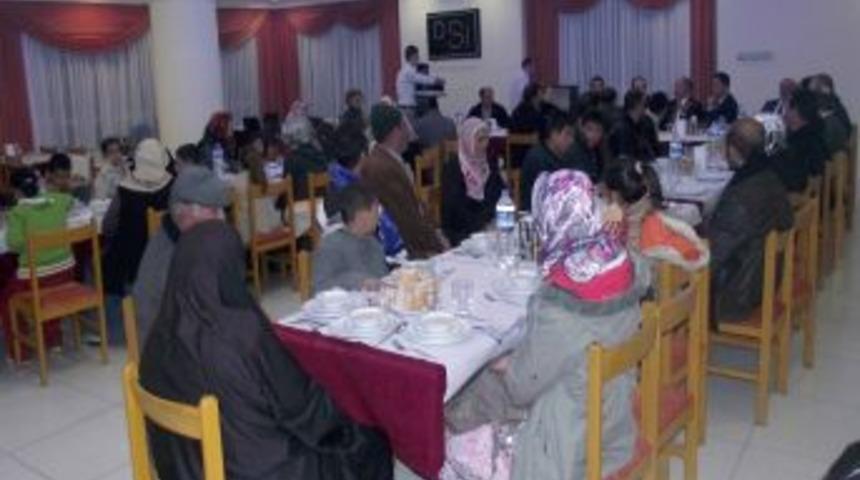 Van&rsquo;dan gelen 44 depremzede, DSİ sosyal tesislerine yerleşti