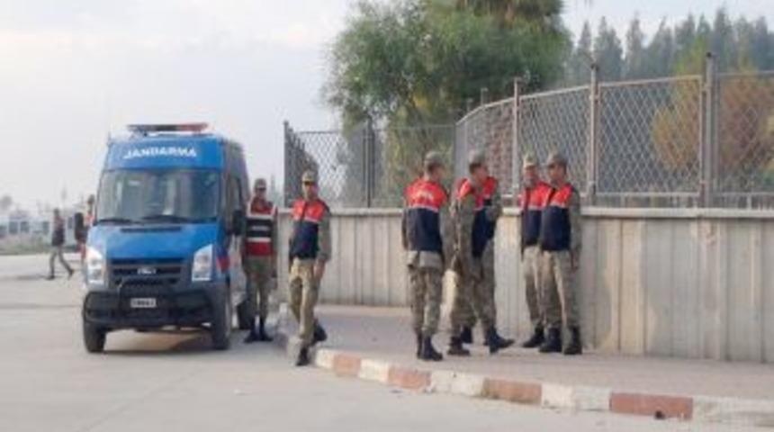 Minib&uuml;s&ccedil;&uuml;ler eylem yaptı &uuml;niversiteliler mağdur oldu