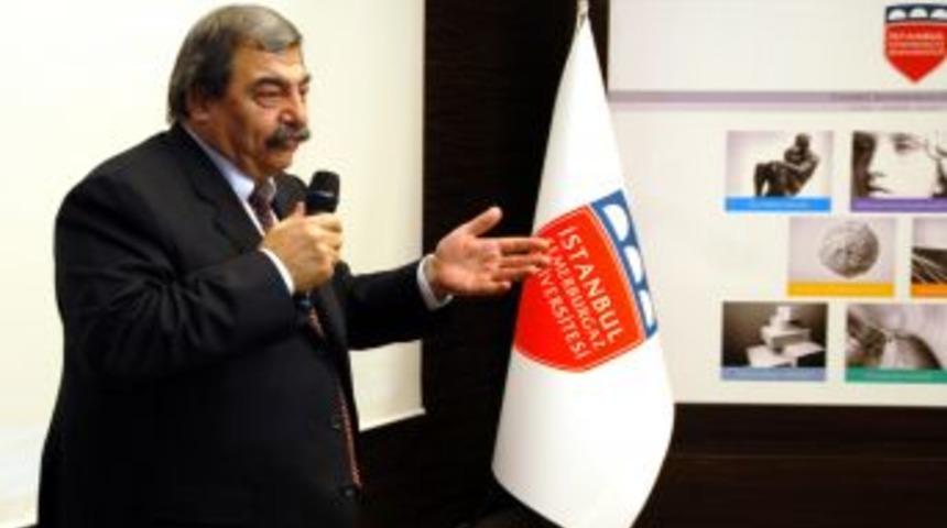 Konukoğlu, gen&ccedil;lere deneyimlerini anlattı: Zorlukları yaşamadan başarılı olunmaz