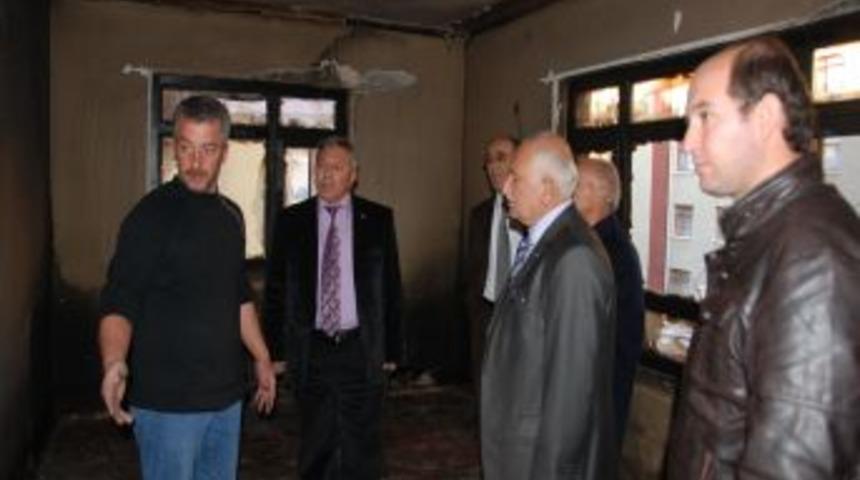 Evleri yanan aileye G&ouml;lbaşı Belediyesi yardım elini uzattı