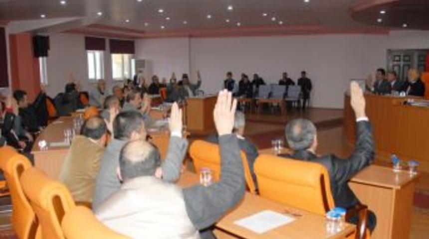 Karaman&rsquo;da levhalar T&uuml;rk&ccedil;e olacak