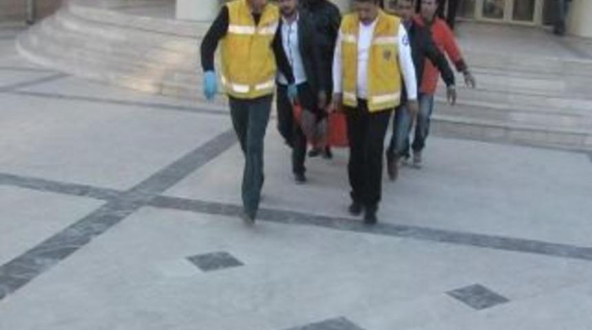 Adliye i&ccedil;inde darp edildi