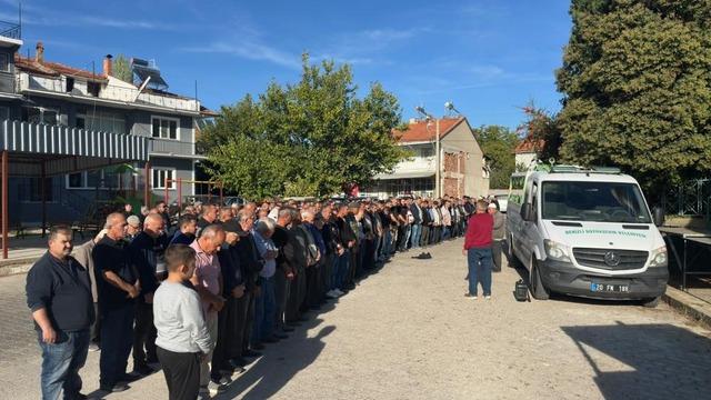 Denizli’de ölen yaşlı çift Uşak’ta toprağa verildi