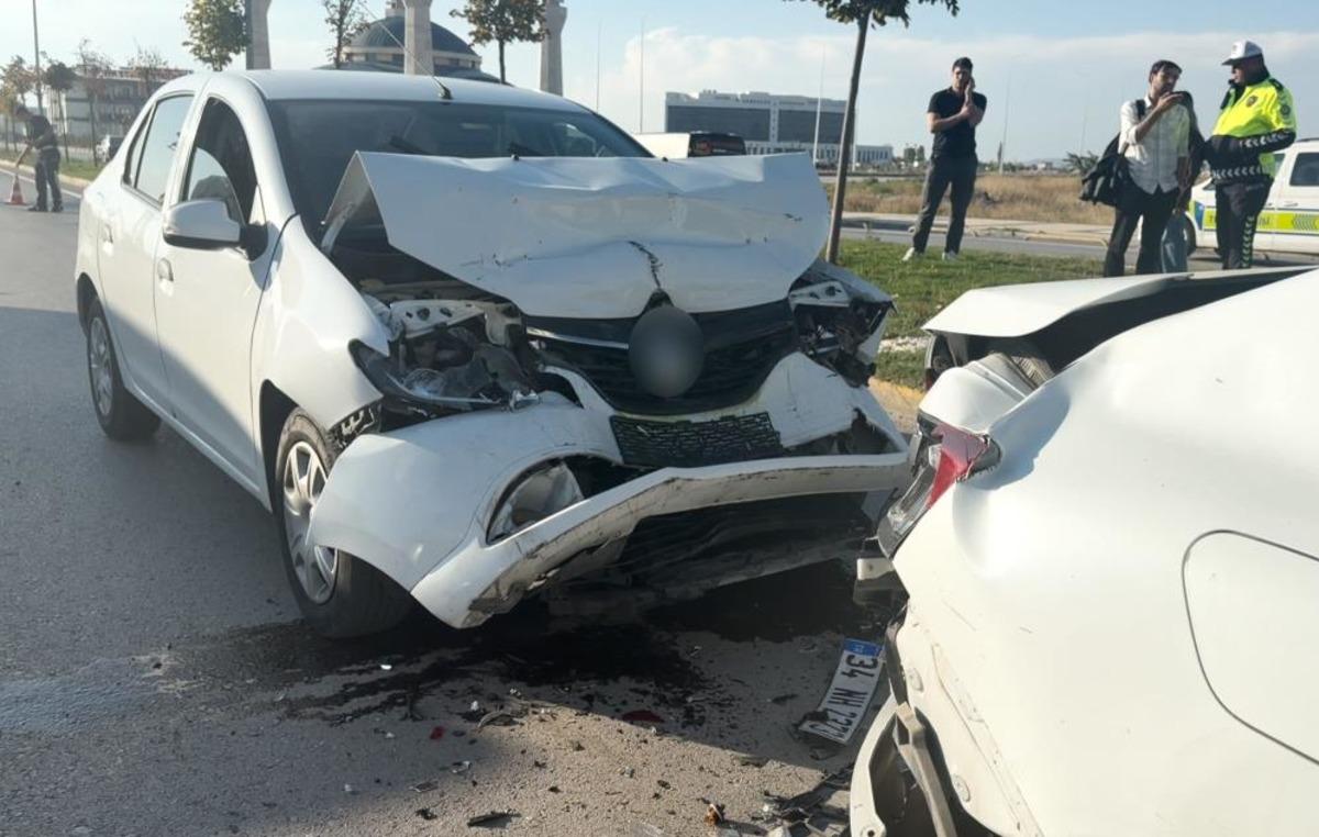 Aksaray da 4 ara&ccedil;lı zincirleme trafik kazası 2