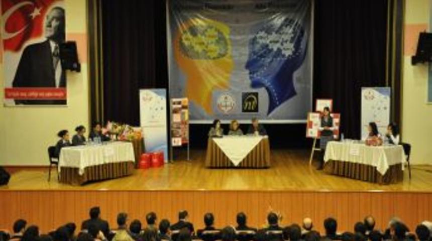 Yıldız: "Kitap okuma alışkanlığını bir vir&uuml;s gibi b&uuml;t&uuml;n &ouml;rencilere bulaştıralım&rdquo;