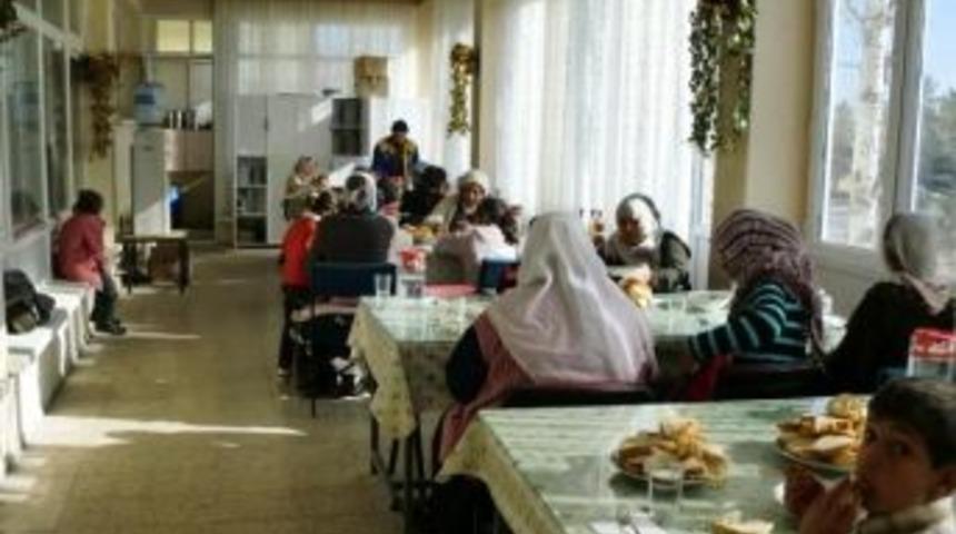 Eskişehir'e gelen 96 depremzede kamu misafirhanelerine yerleştirildi