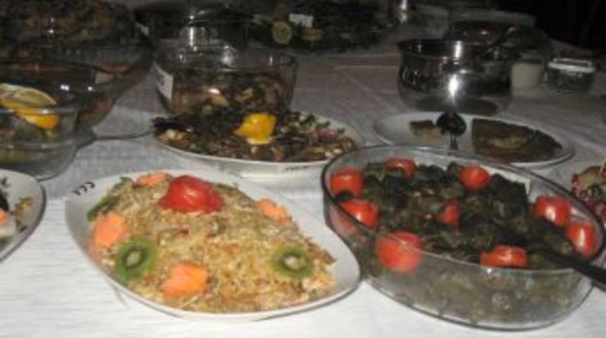 300 &ccedil;eşit y&ouml;resel yemek birincilik i&ccedil;in yarıştı