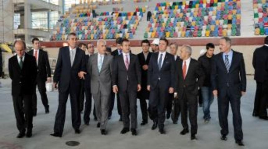 Bakan Suat Kılı&ccedil;'tan salon inşaatına 2. baskın