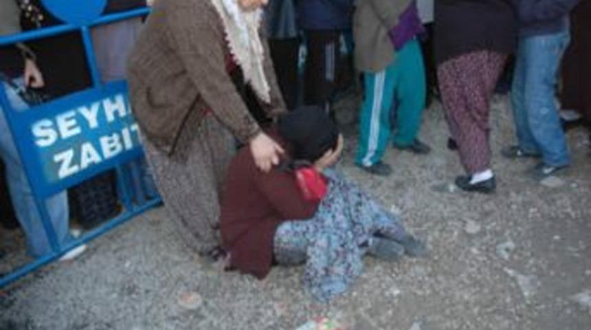 Bayıltan k&ouml;m&uuml;r izdihamı