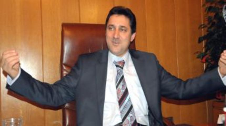 Samsun M&uuml;ft&uuml;s&uuml; &Ouml;zt&uuml;rk, tebrik &ccedil;i&ccedil;eklerini yurtlara hediye edecek