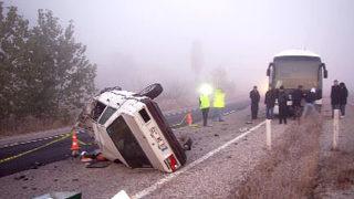 Hastane yolunda sis faciası; 2 ölü