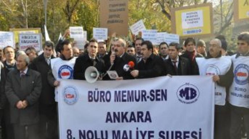 B&uuml;ro Memur-Sen, mali haklar kararnamesini protesto etti