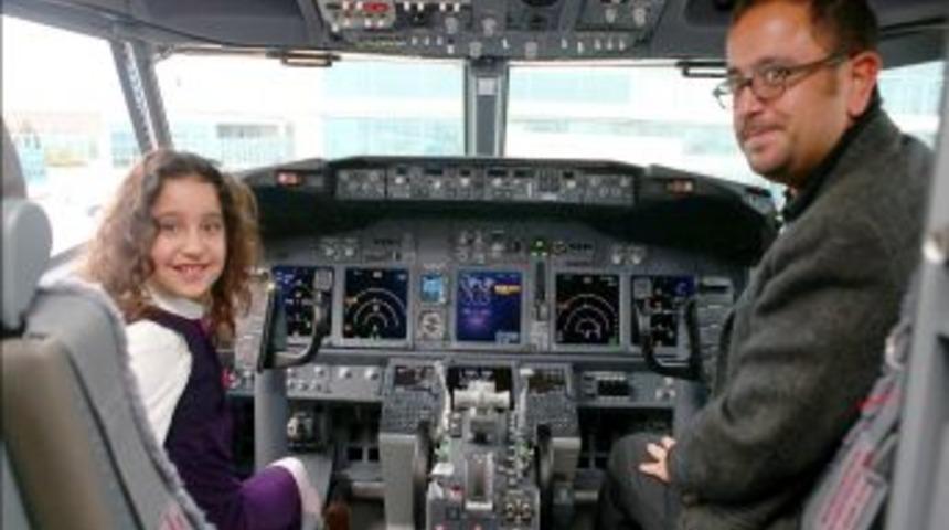 K&uuml;&ccedil;&uuml;k Sevde, kendi ismi verilen u&ccedil;ağı karşıladı