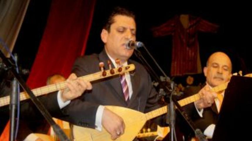 Adanalılar T&uuml;rk halk m&uuml;ziğine doydu