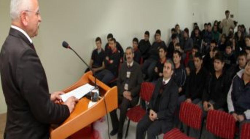 Kolej &ouml;ğrencilerine Mevlana'yı Başkan Akkaya anlattı