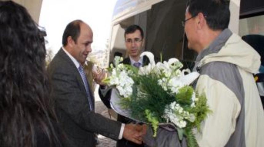 D&uuml;nya satran&ccedil; şampiyonasına katılacak ilk kafile Mardin&rsquo;e geldi