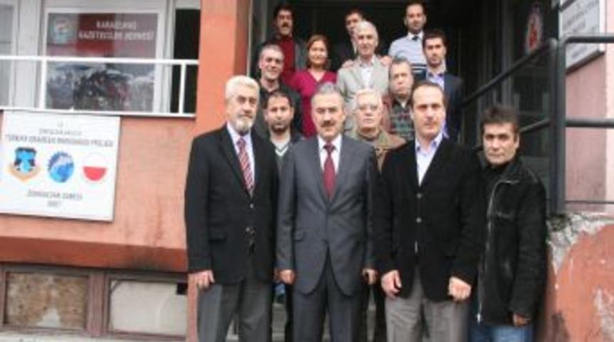 Vali Ayyıldız: Gazeteci bir doktor, bir avukat gibi saygınlığı elde etmeli