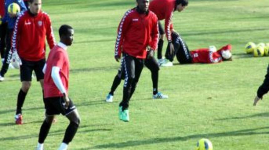 Mersin İdmanyurdu galibiyet, Nobre gol peşinde