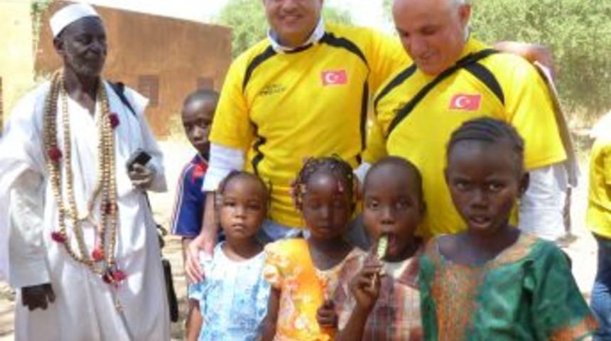 Bucalı sanayiciler ve Otokent esnafı Nijer&rsquo;de et dağıttı