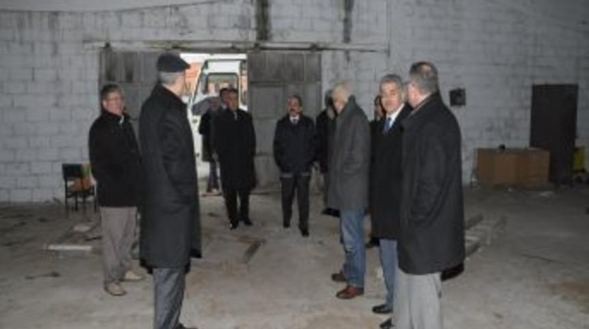 OM&Uuml; yetkilileri Elifli T&uuml;t&uuml;n Deposu&rsquo;nda incelemelerde bulundu