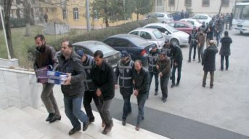 Sigara ka&ccedil;ak&ccedil;ılarına 13 ilde operasyon