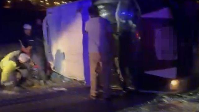 Gaziantep'te tarım işçilerini taşıyan minibüs otomobille çarpıştı: 1 ölü, 7 yaralı