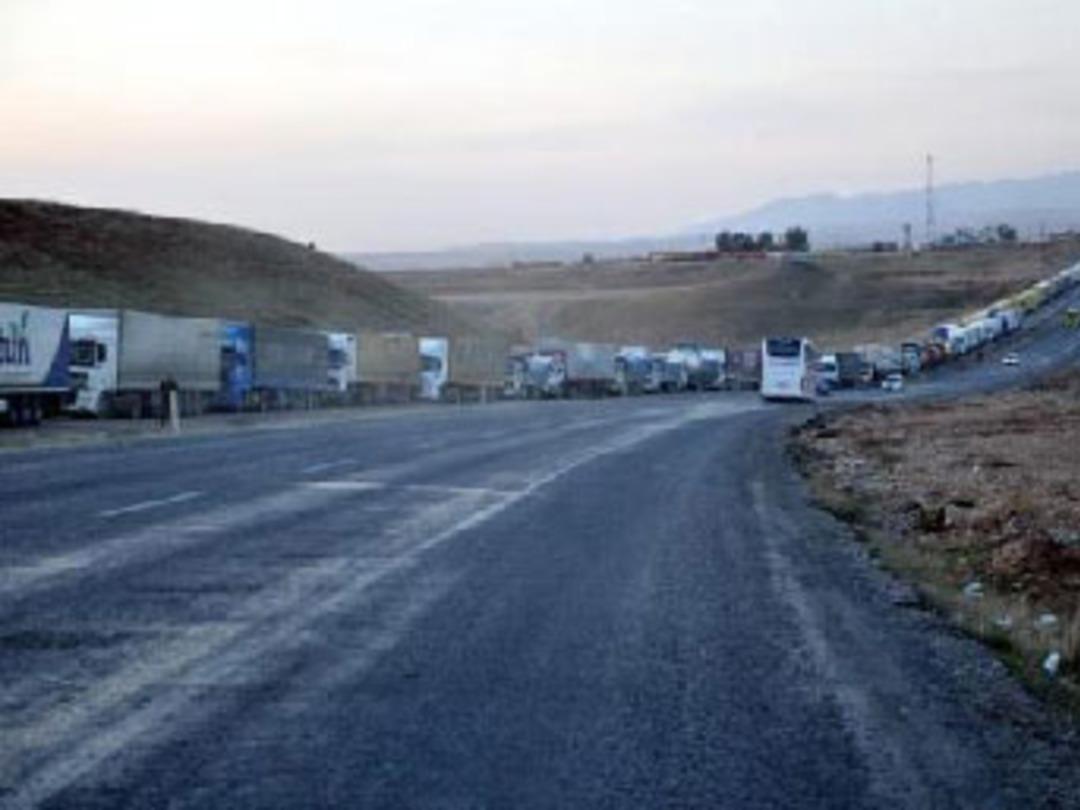Habur'da tarihi TIR kuyruğu