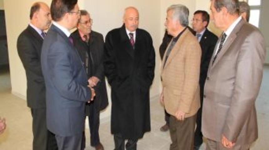 Vali Y&uuml;ksel, eğitilebilir engelliler okulunda inceleme yaptı