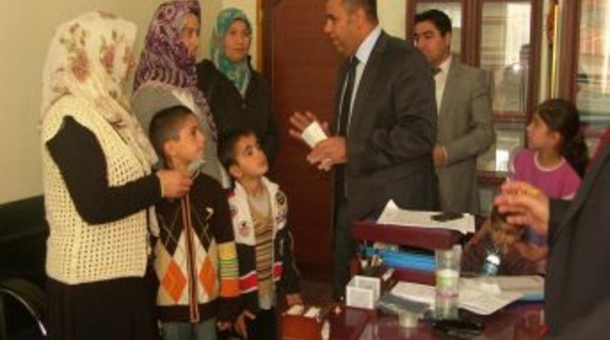 Silopi Kaymakamlığı'ndan depremzedelere para yardımı