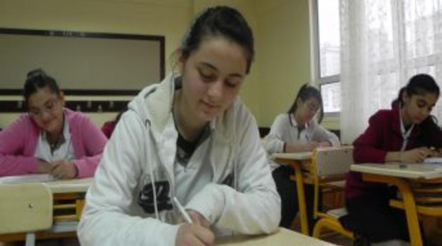 &Ouml;ğretmenlerine olan sevgilerini mektupla anlattılar