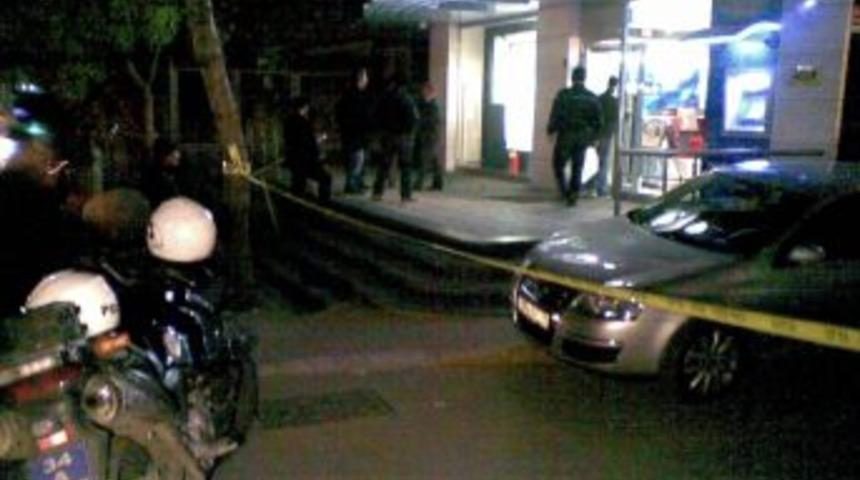 Silahlı banka soyguncusu ka&ccedil;arken polise yakalandı