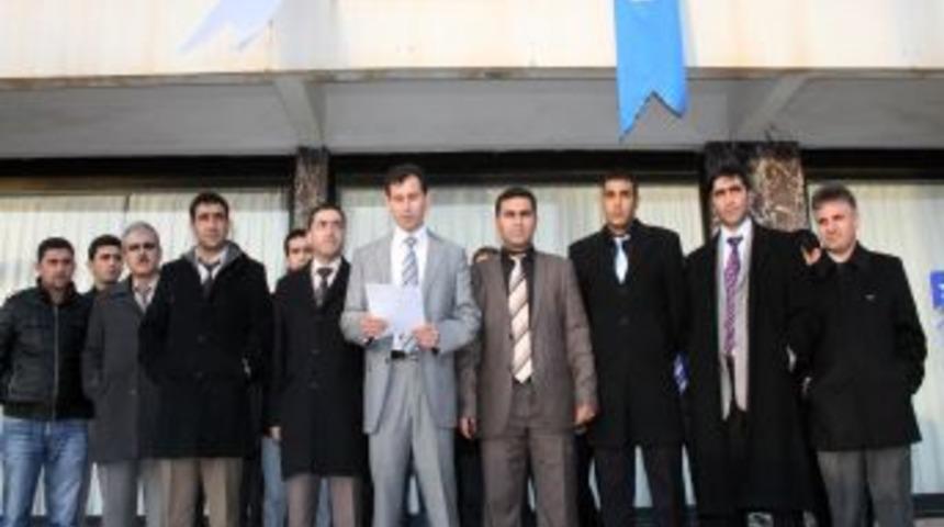 Eğitim Bir-Sen: Kimse &ouml;ğretmenleri &ouml;vmeye kalkmasın