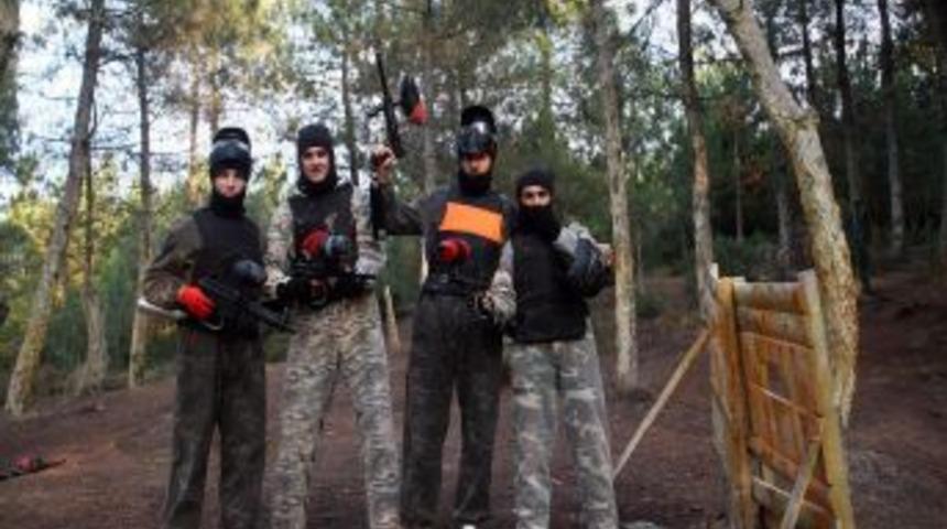 Beşiktaş'ta futbolcular Paintball oynadı