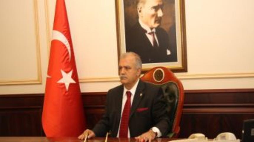 Vali Şent&uuml;rk: Eğitim milletlerin beka sorunudur