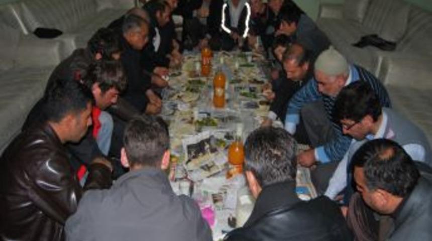 Kimse Yok Mu Derneği, Suruç’ta depremzedeleri yemekte buluşturdu