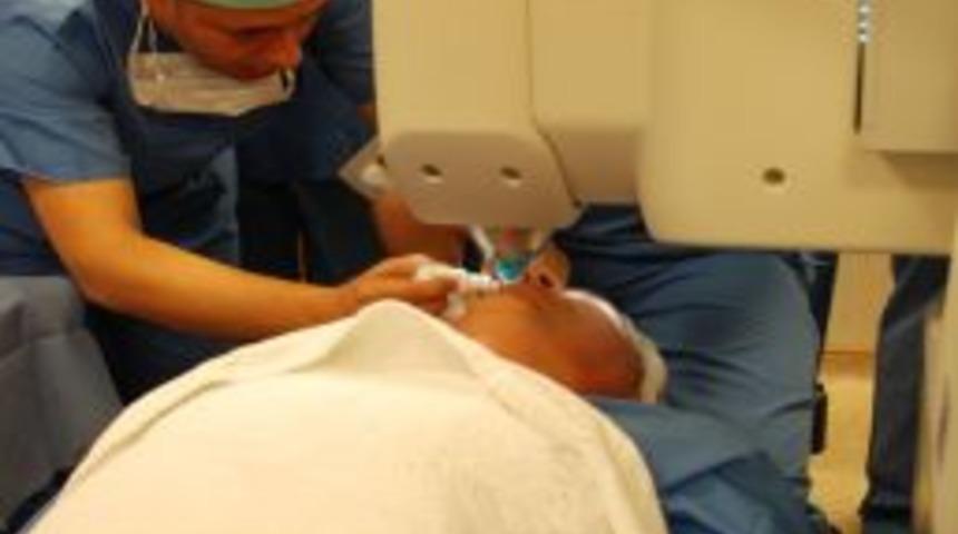 T&uuml;rkiye&rsquo;de lazerle katarakt ameliyatı d&ouml;nemi başladı