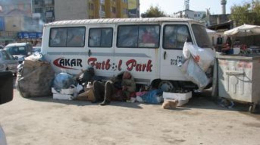 Salih'in &ccedil;&ouml;pl&uuml;k minib&uuml;s&uuml;