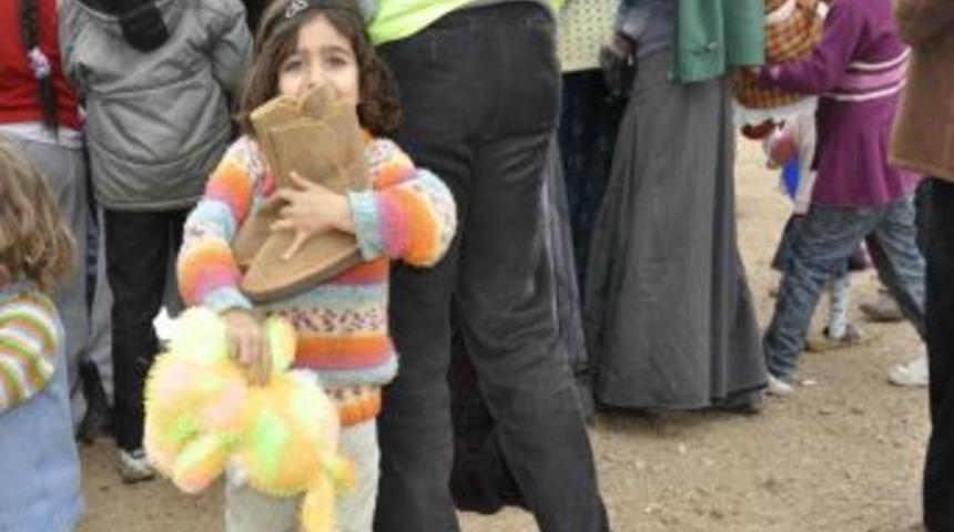 İzmir'in yardım konvoyu Van'a ulaştı