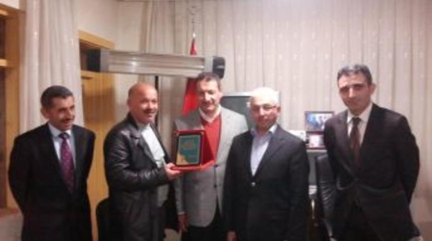 AK Parti Yozgat İl Başkanı A&ccedil;ıkg&ouml;z, Şefaatli İl&ccedil;e Başkanı &Ccedil;etin&rsquo;i ziyaret etti