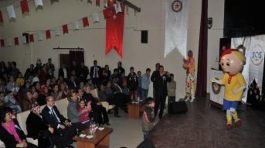 Ankara Sevgi Evleri'ndeki minikler i&ccedil;in eğlence d&uuml;zenlendi