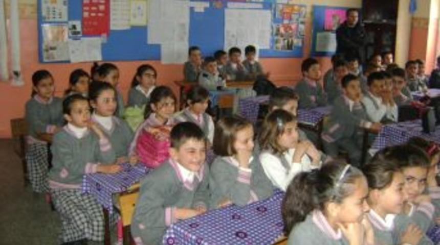 Aydıncıklı ilk&ouml;ğretim &ouml;ğrencilerine trafik eğitimi