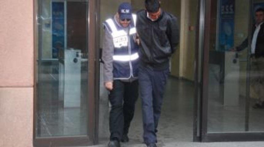 İşsiz gencin valizinden kilolarca esrar &ccedil;ıktı