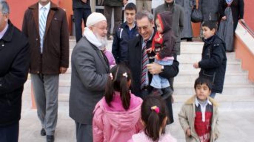 Bir aydır Ilgın&rsquo;da ağırlanan 52 depremzede Konya'ya uğurlandı