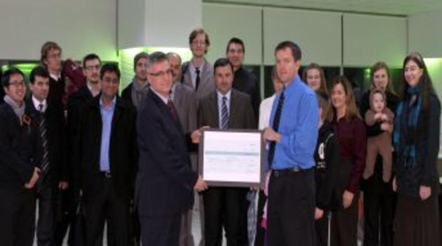 Amerikalı &ouml;ğretmenlerden Vanlı depremzedelere yardım eli