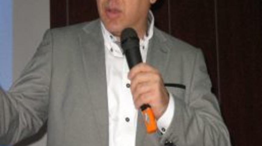 Sahil Koleji'nin a&ccedil;tığı anne baba okulunda ilk dersi Fatih Kalkın&ccedil; verdi