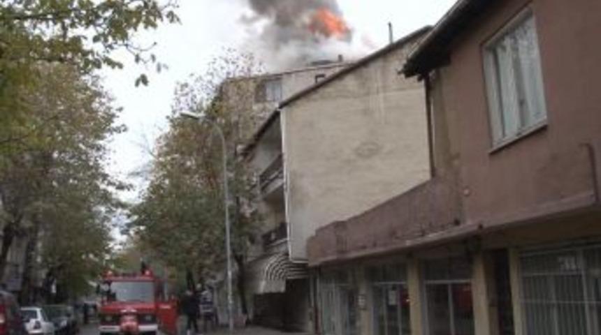 Kadık&ouml;y'de korkutan yangın