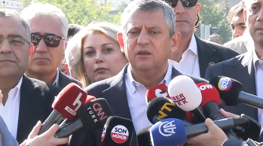 &Ouml;zg&uuml;r &Ouml;zel'den fon krizi i&ccedil;in 'liste a&ccedil;ıklansın' &ccedil;ağrısı