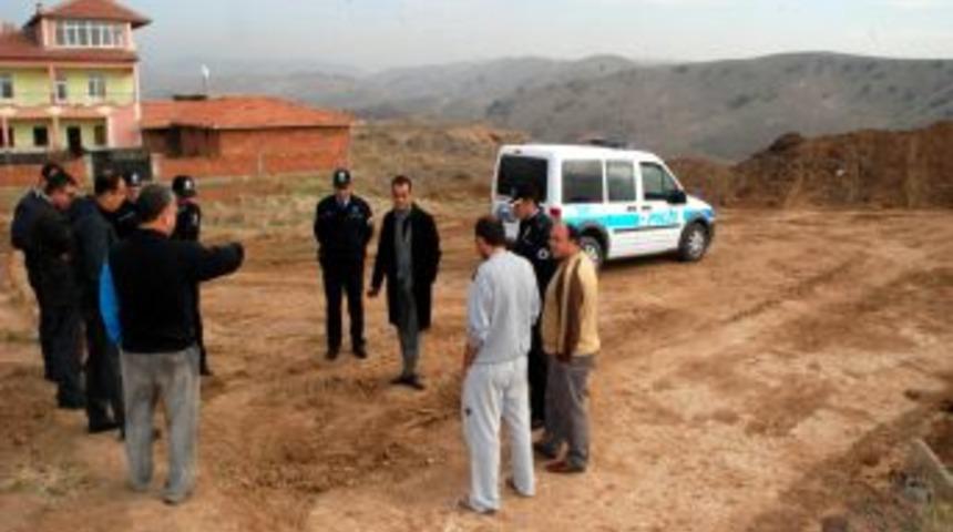 Temel kazısı sırasında &ccedil;ok sayıda insan kemiği bulundu