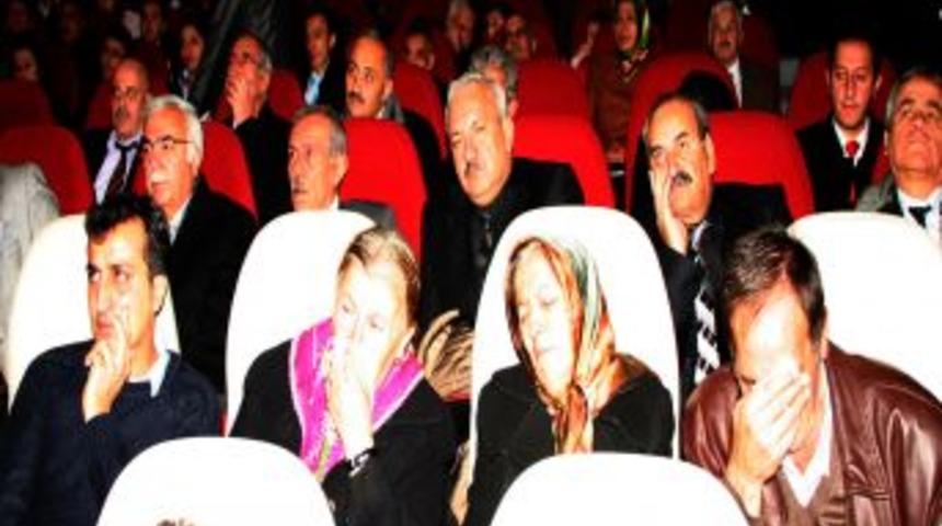 &Ouml;ğretmenler G&uuml;n&uuml; Erzincan'da buruk kutlandı