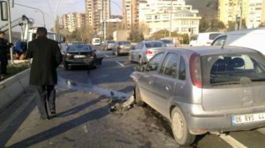 AK Parti Malatya Milletvekili Cemal Akın kaza ge&ccedil;irdi